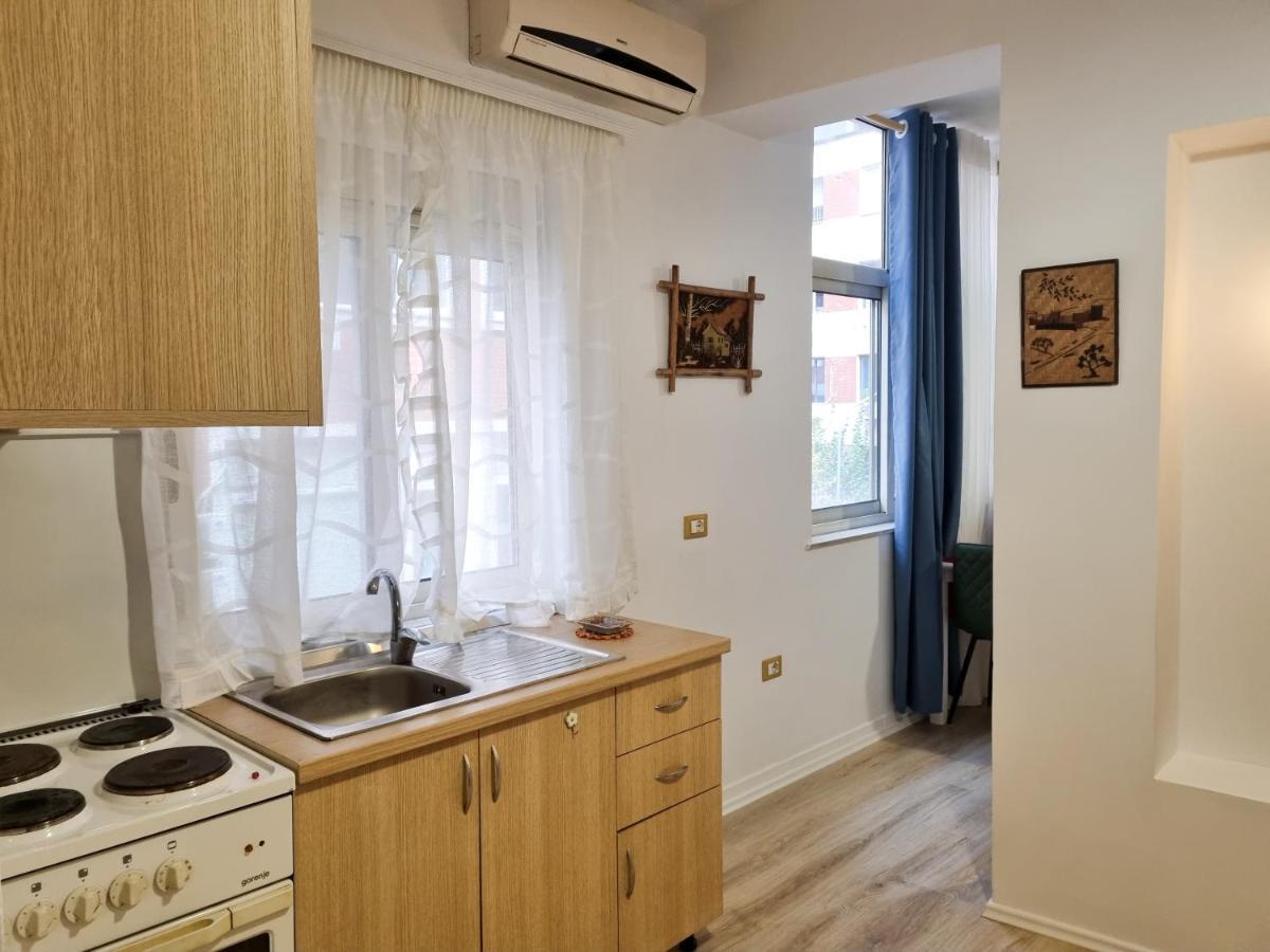 Cozy Apartment In City Center Tirana Buitenkant foto