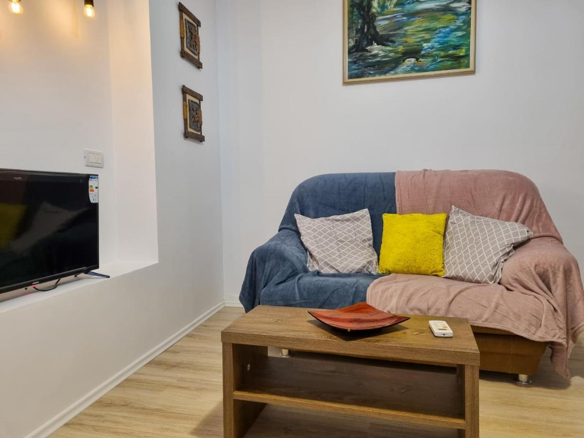 Cozy Apartment In City Center Tirana Buitenkant foto